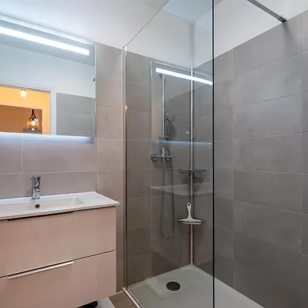 Magnifique 2 Pieces Vue - Parking Proche Apartment *